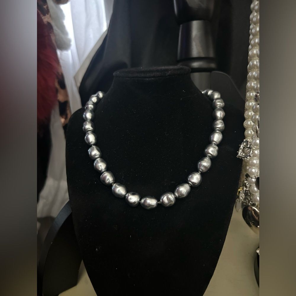 Grey freshwater necklace